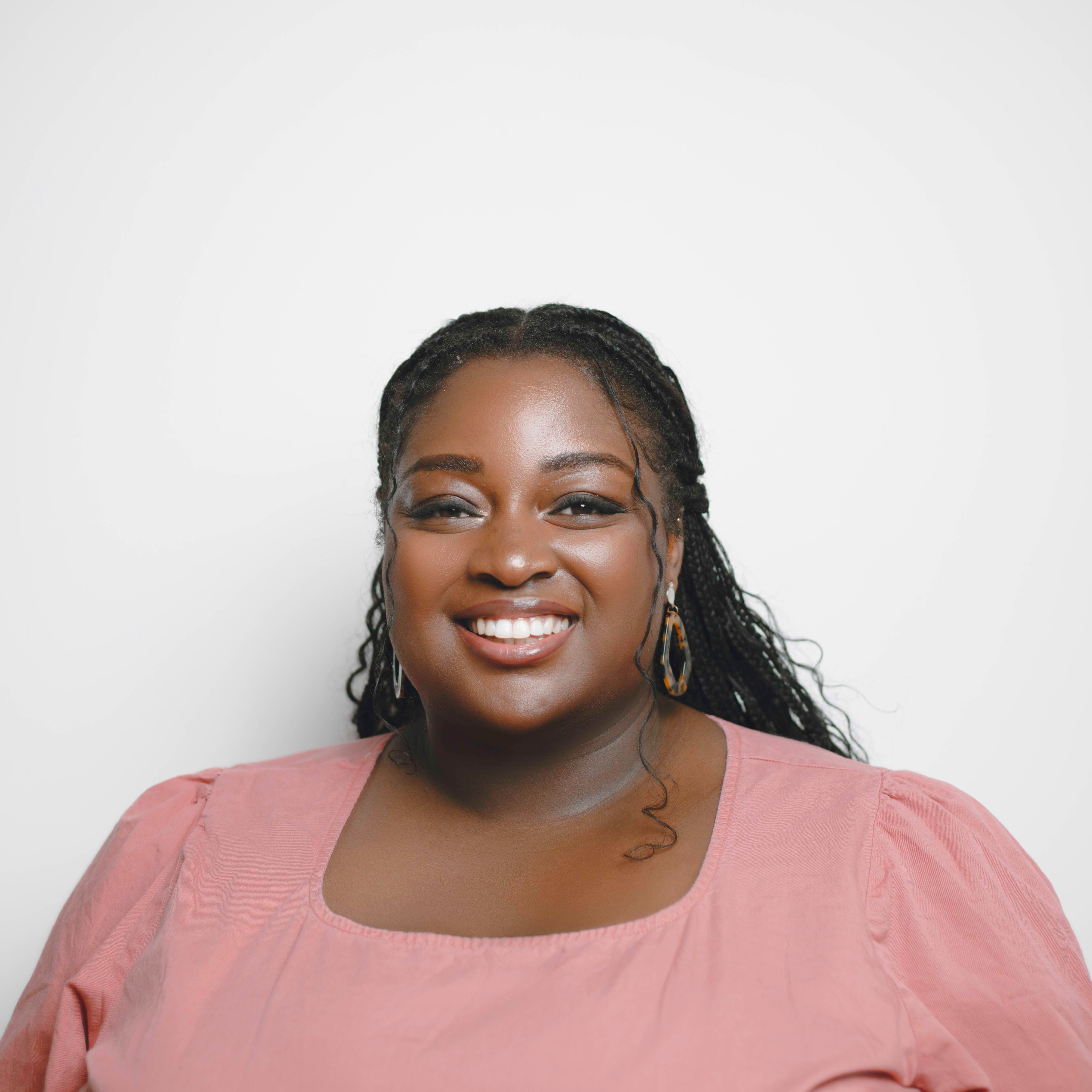 Miss Tomiwa Arogundade - Professional therapist profile photo