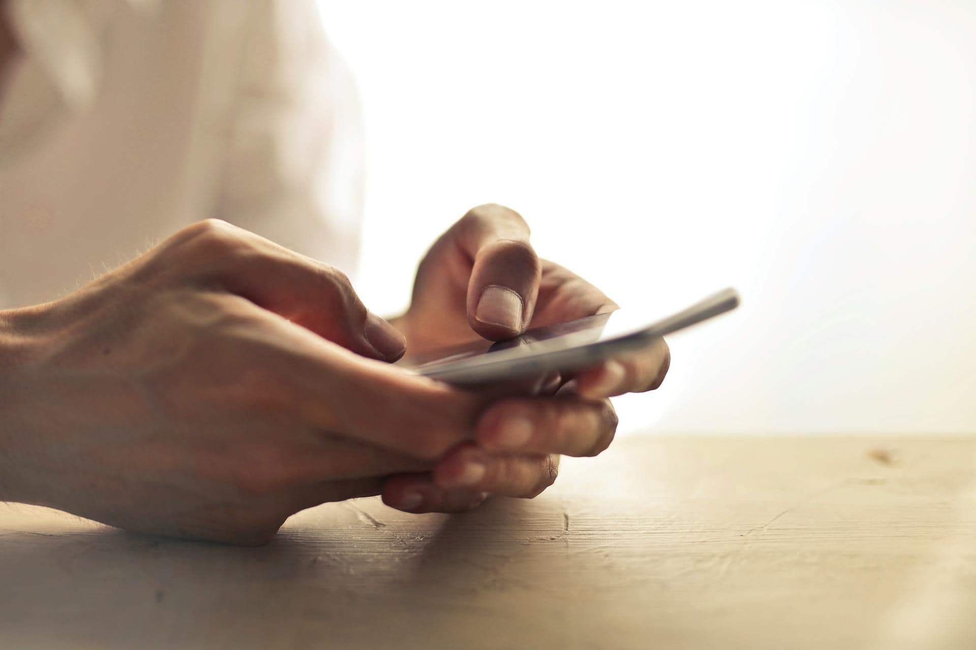  Can a Text Trigger Anxiety? The Psychology Behind Overthinking Messages